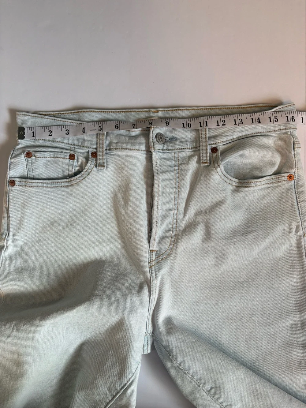 Levi's women’s Light Blue, high waist Cropped, wedge, straight Jeans, Sz 32. - Picture 8 of 16